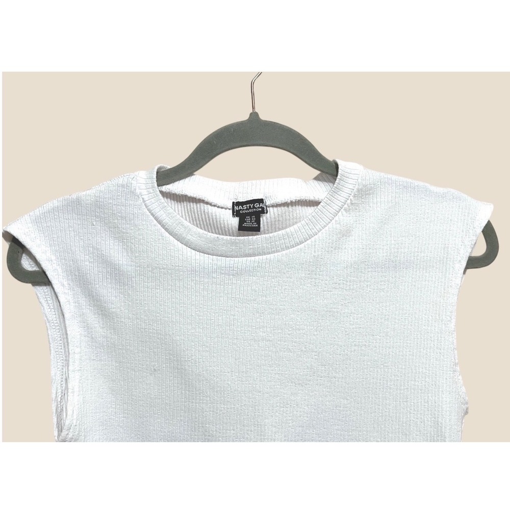 Nasty Gal Collection White Ribbed Crop Top Sleeveless Crew Neck SZ 10 Clean Girl - Picture 3 of 10